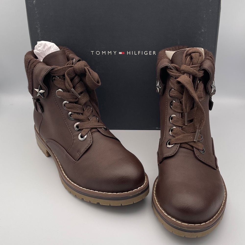 Tommy Hilfiger Women's Shoe Sweater Knit Cuff Star Boot Lace Brown Size 5.5 M US